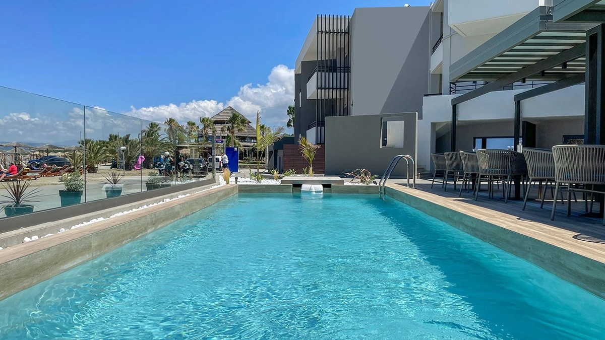 MARE BLUE & SUITES - მთავარი შენობა