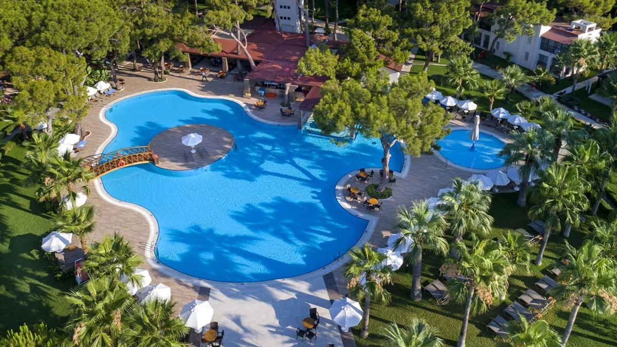 Seven Seas Hotel Life - ღია აუზი